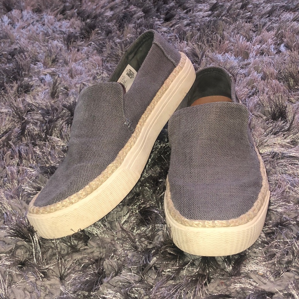Tom’s blue slip on sneaker with rope detail